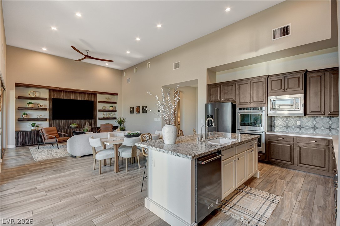 6706 Desert Crimson Street Property Photo 14