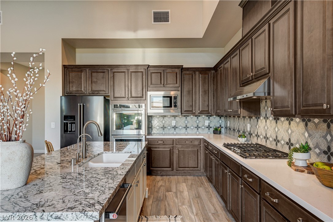 6706 Desert Crimson Street Property Photo 15