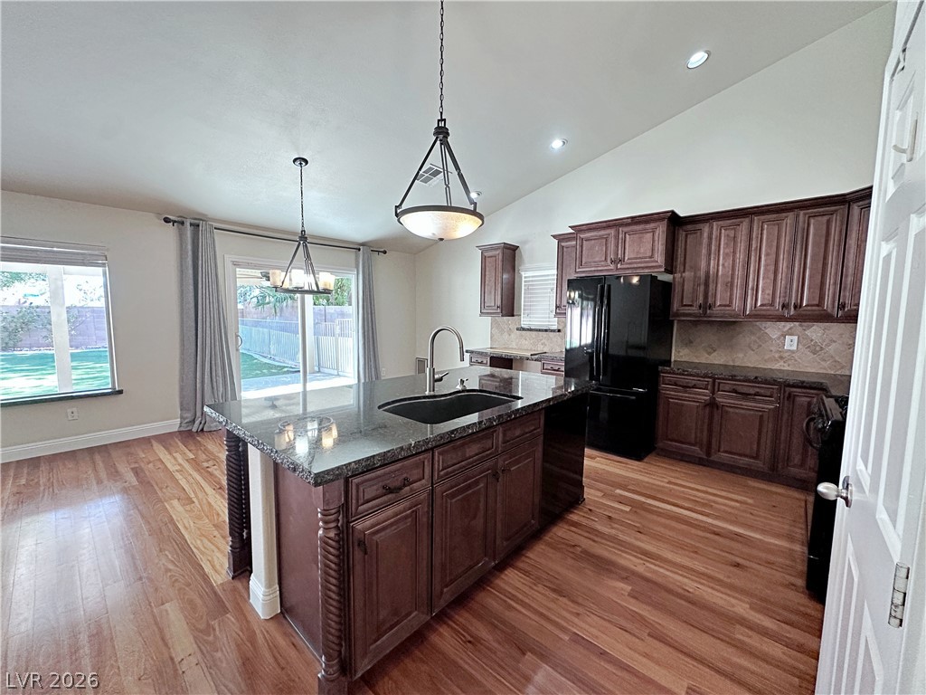 7908 Purple Mountain Avenue Property Photo 11