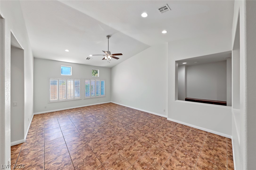 8117 Orchard Glen Avenue Property Photo 9
