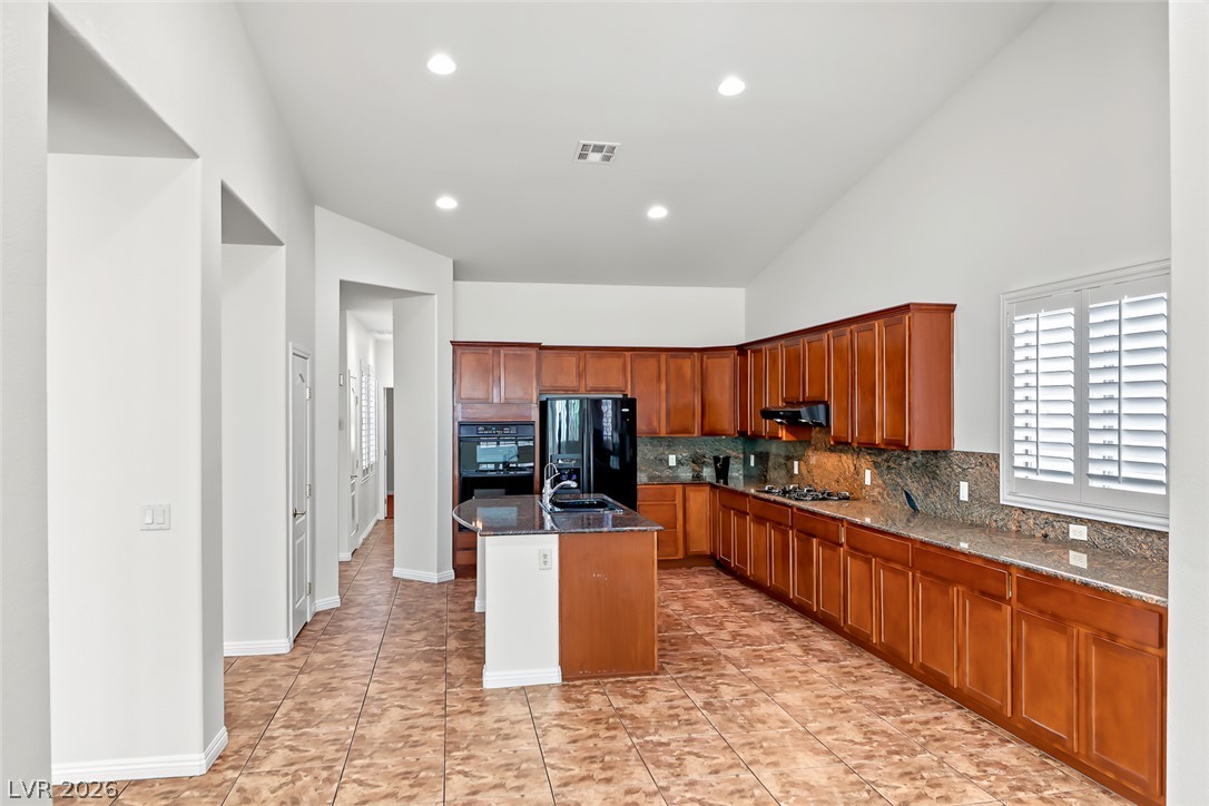 8117 Orchard Glen Avenue Property Photo 10
