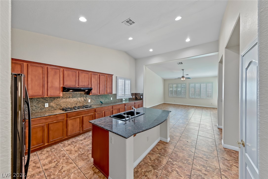 8117 Orchard Glen Avenue Property Photo 11