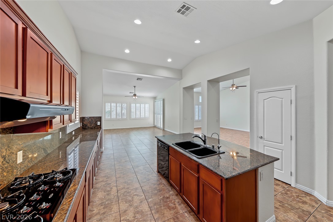8117 Orchard Glen Avenue Property Photo 12