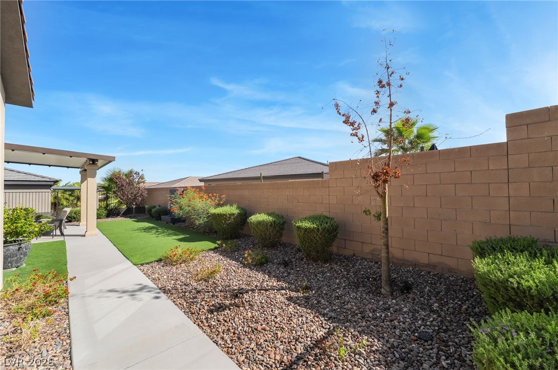 39 Autumn Palm Avenue Property Photo 39