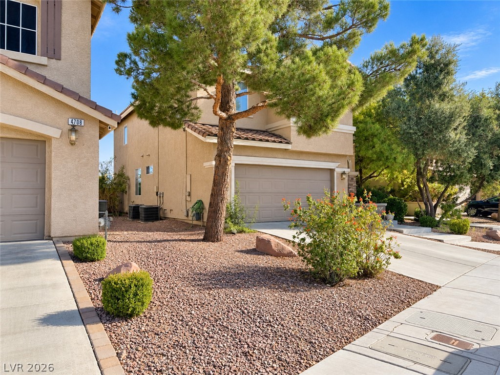 4704 Grey Heron Drive Property Photo 2