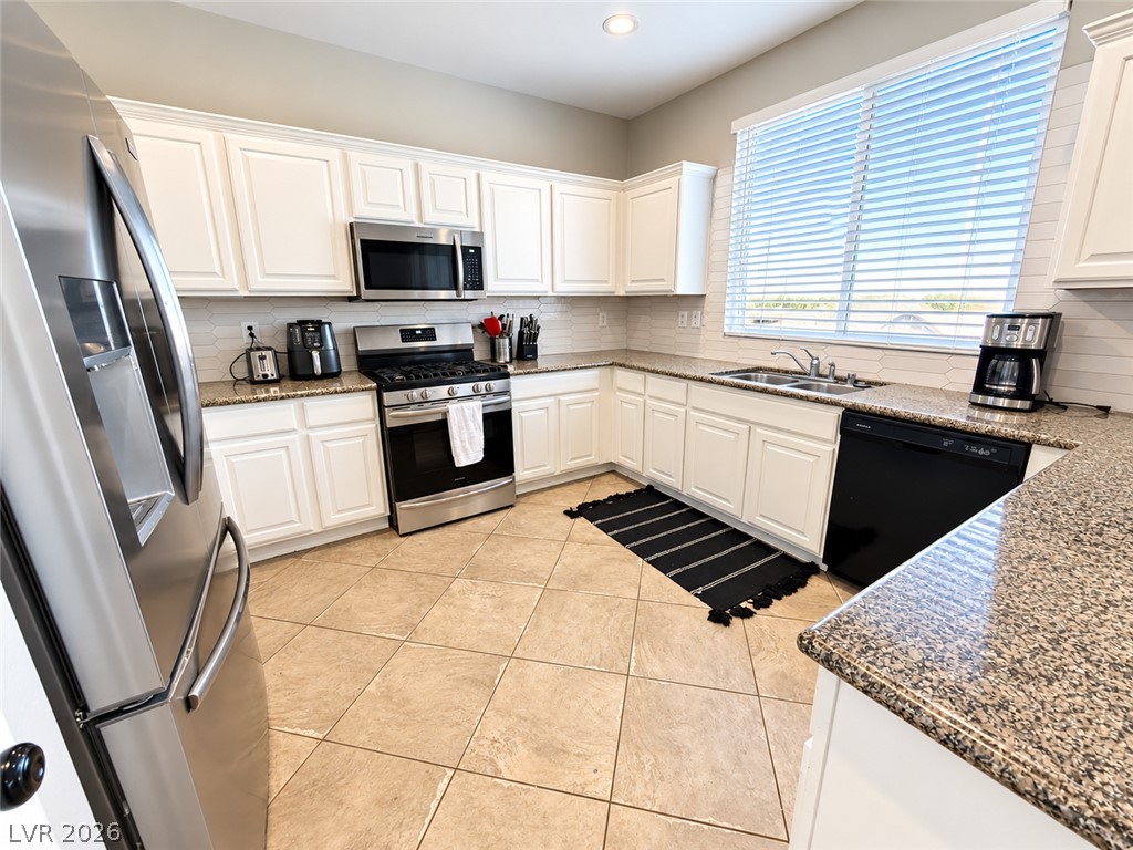 4704 Grey Heron Drive Property Photo 14