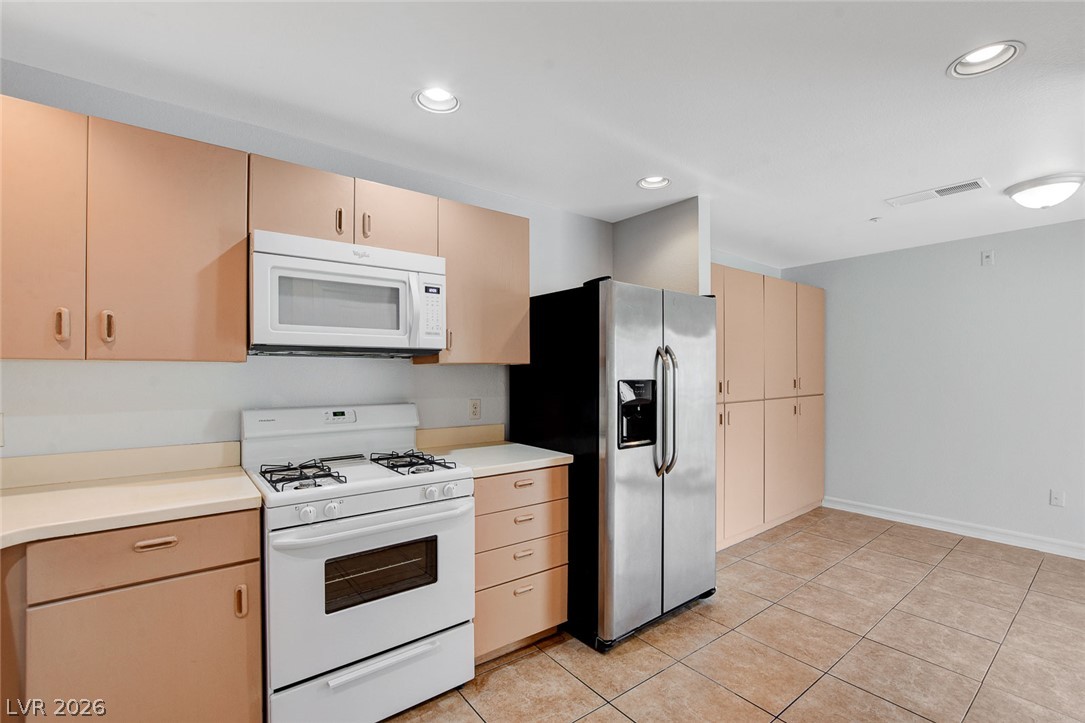230 East Flamingo Road 404 Property Photo 12
