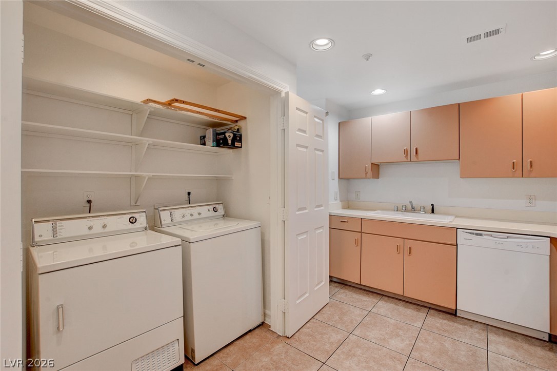 230 East Flamingo Road 404 Property Photo 16