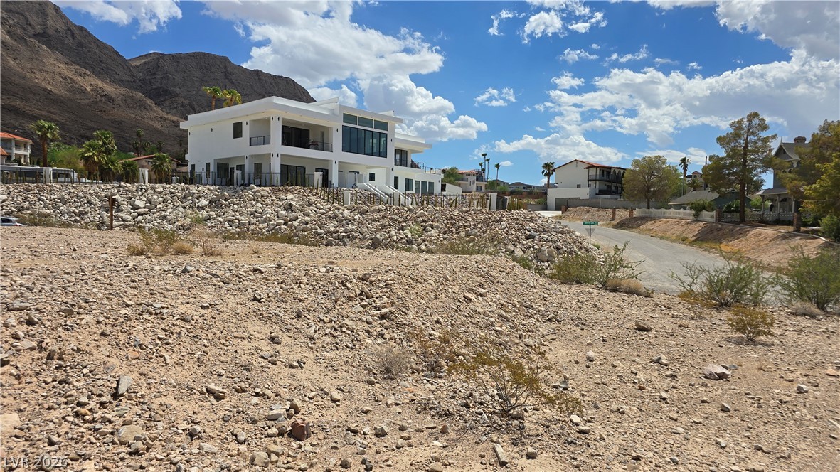 740 Benedict Drive Property Photo 10
