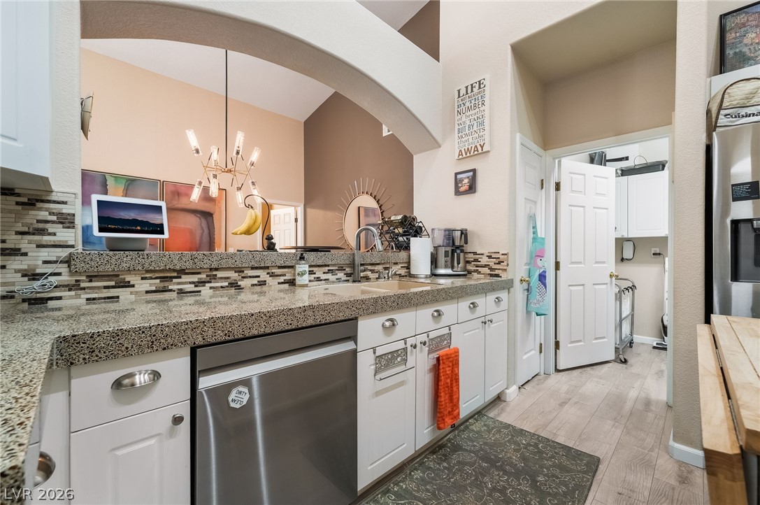 9784 Hickory Ridge Court Property Photo 16