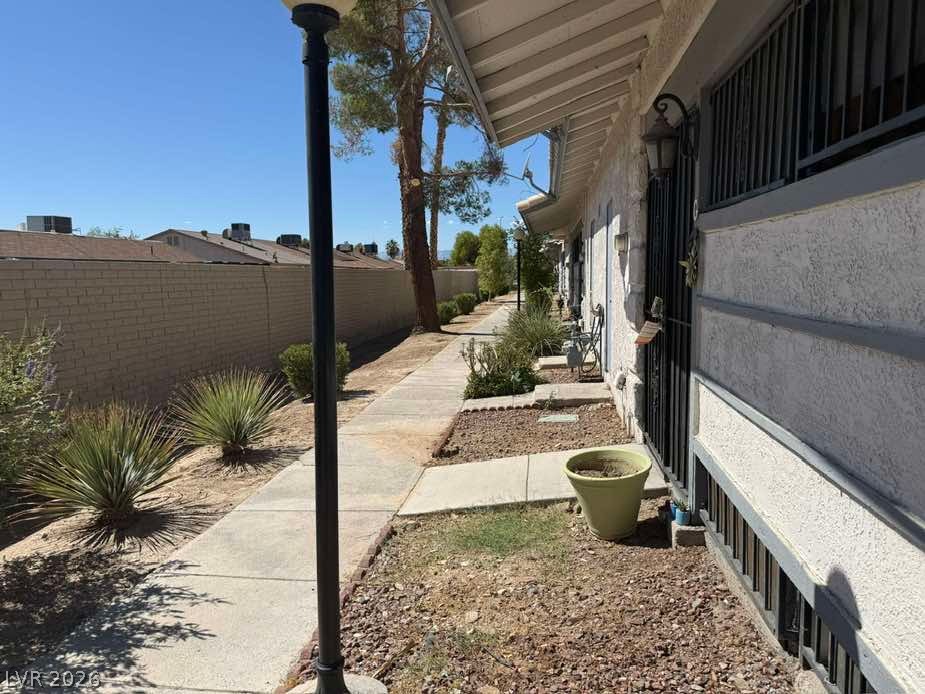 213 North Lamb Boulevard D Property Photo 1