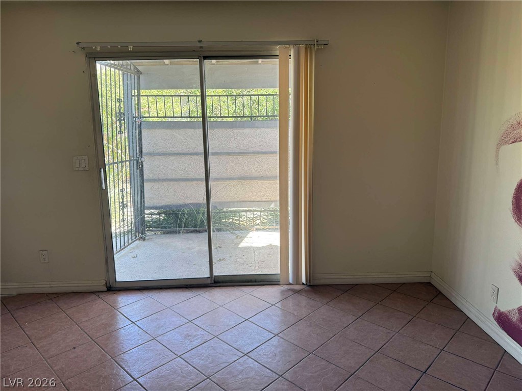 213 North Lamb Boulevard D Property Photo 8