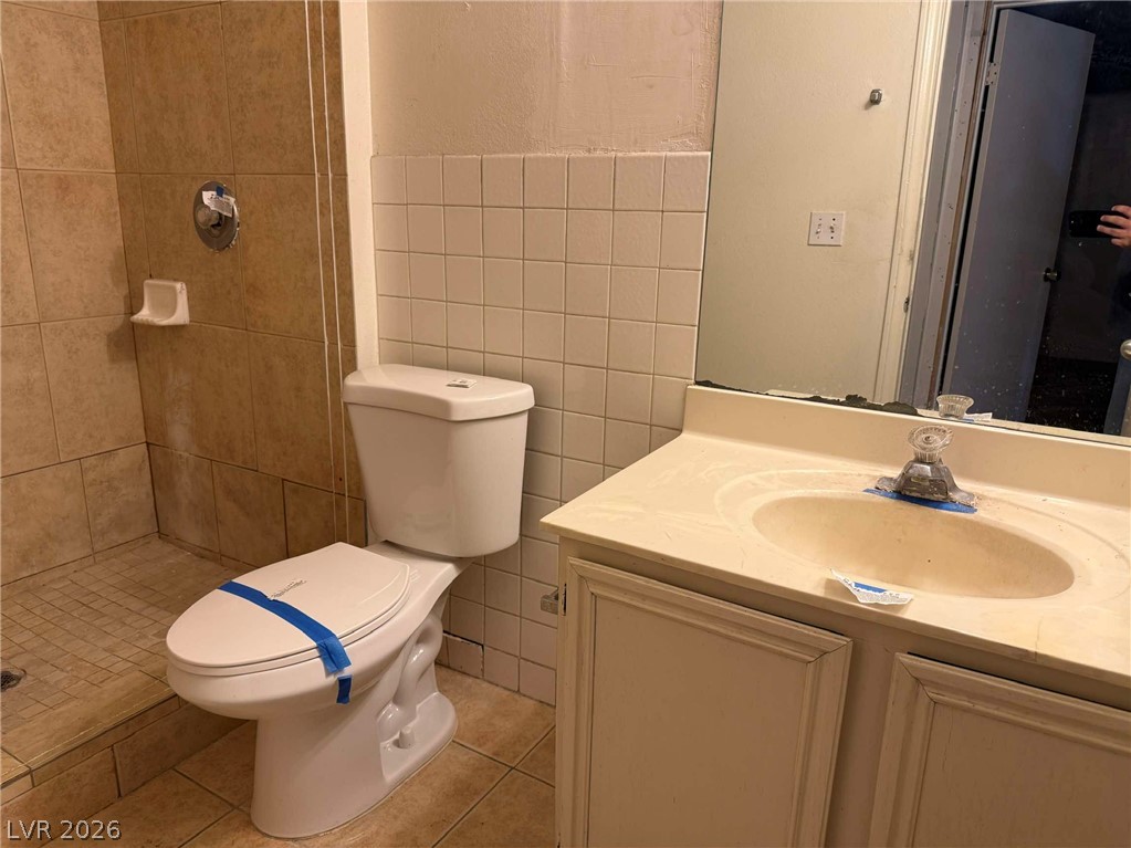 213 North Lamb Boulevard D Property Photo 9
