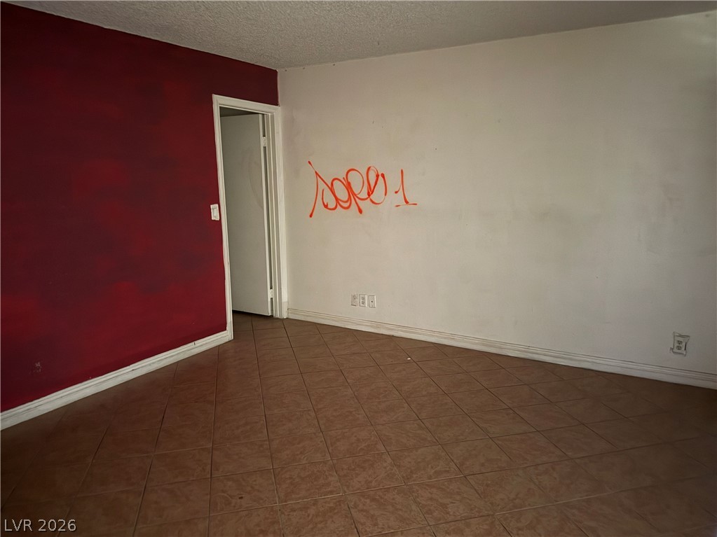 213 North Lamb Boulevard D Property Photo 12
