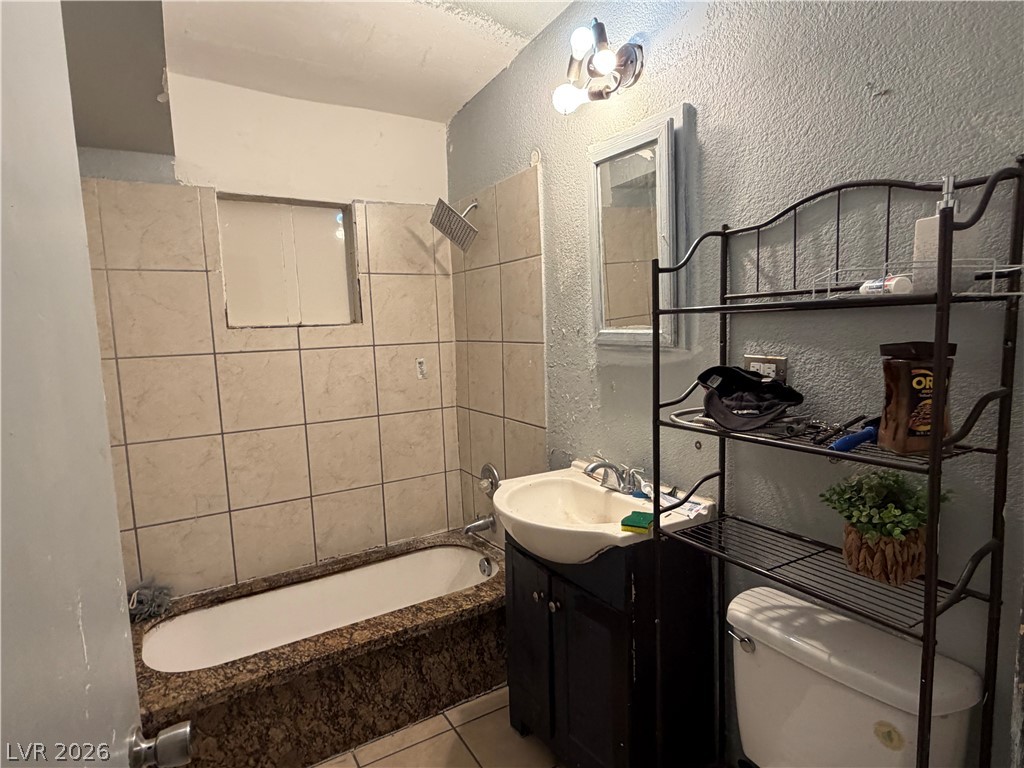 2129 Franklin Avenue Property Photo 4