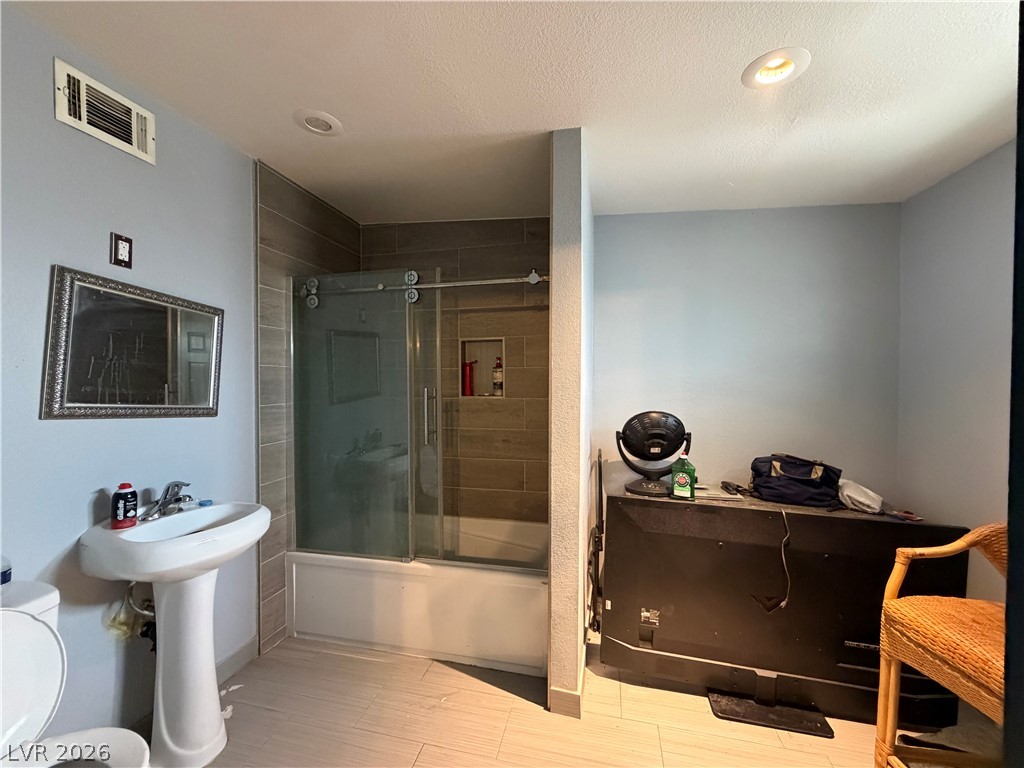 2129 Franklin Avenue Property Photo 6