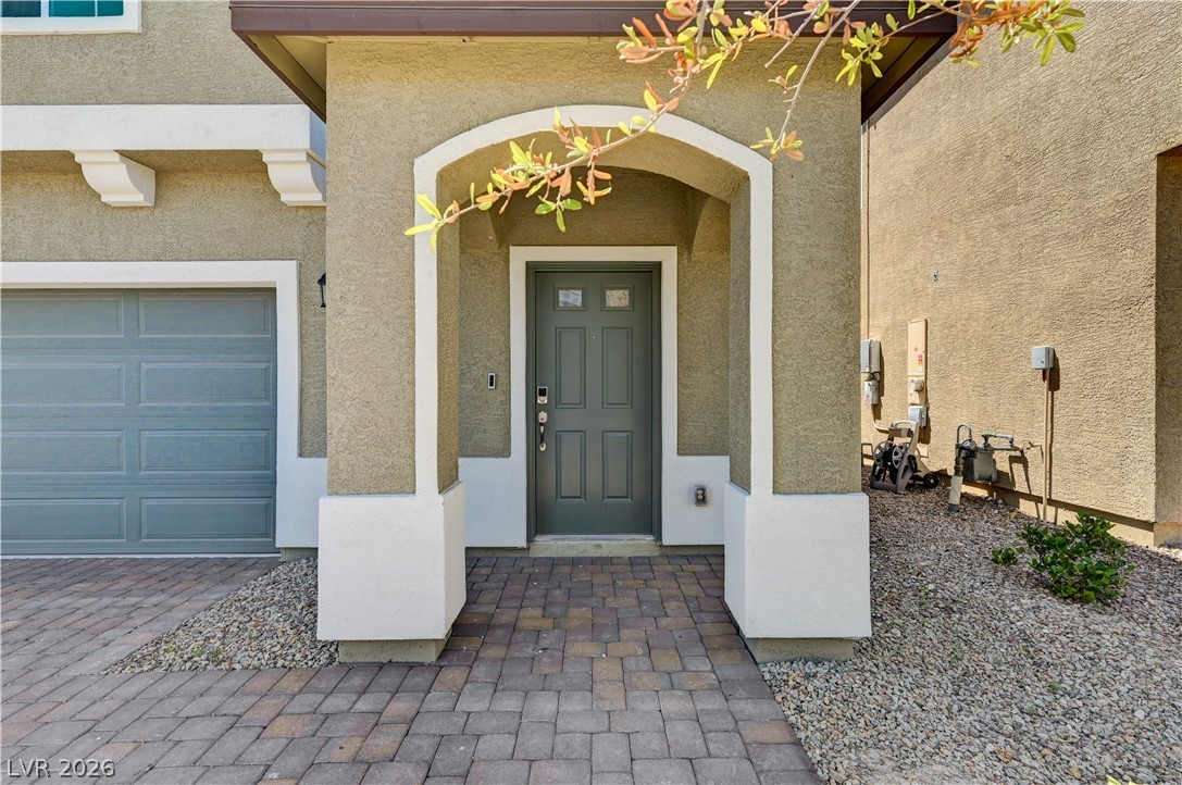 7563 Dragonfruit Avenue Property Photo 2
