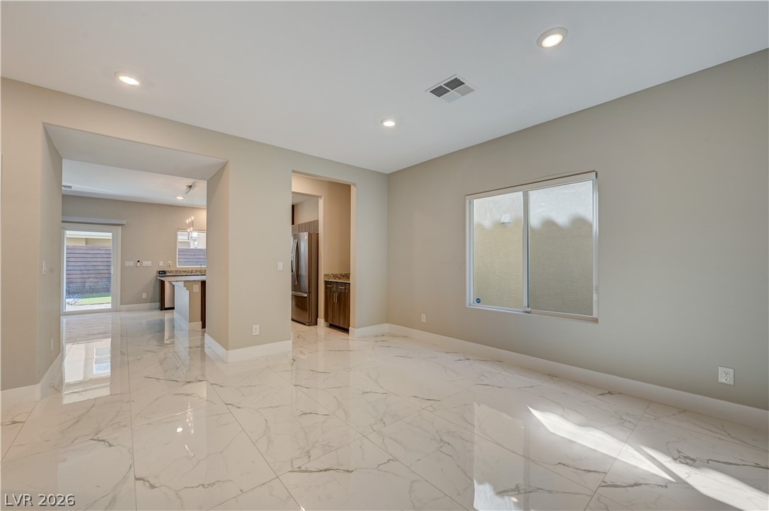 7563 Dragonfruit Avenue Property Photo 4