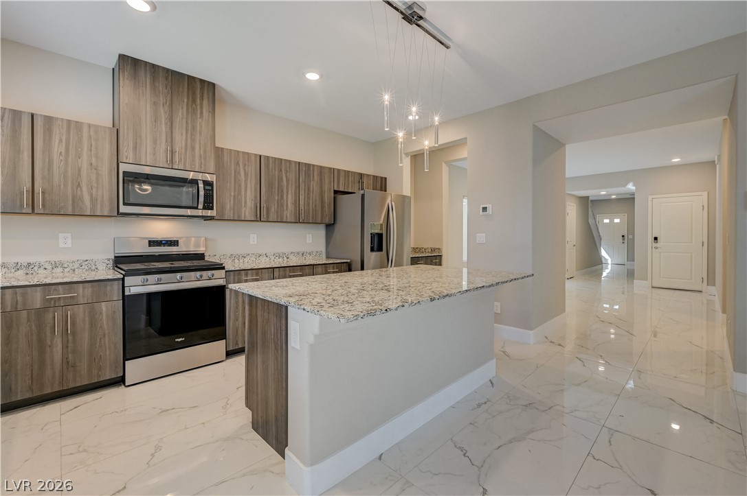 7563 Dragonfruit Avenue Property Photo 8