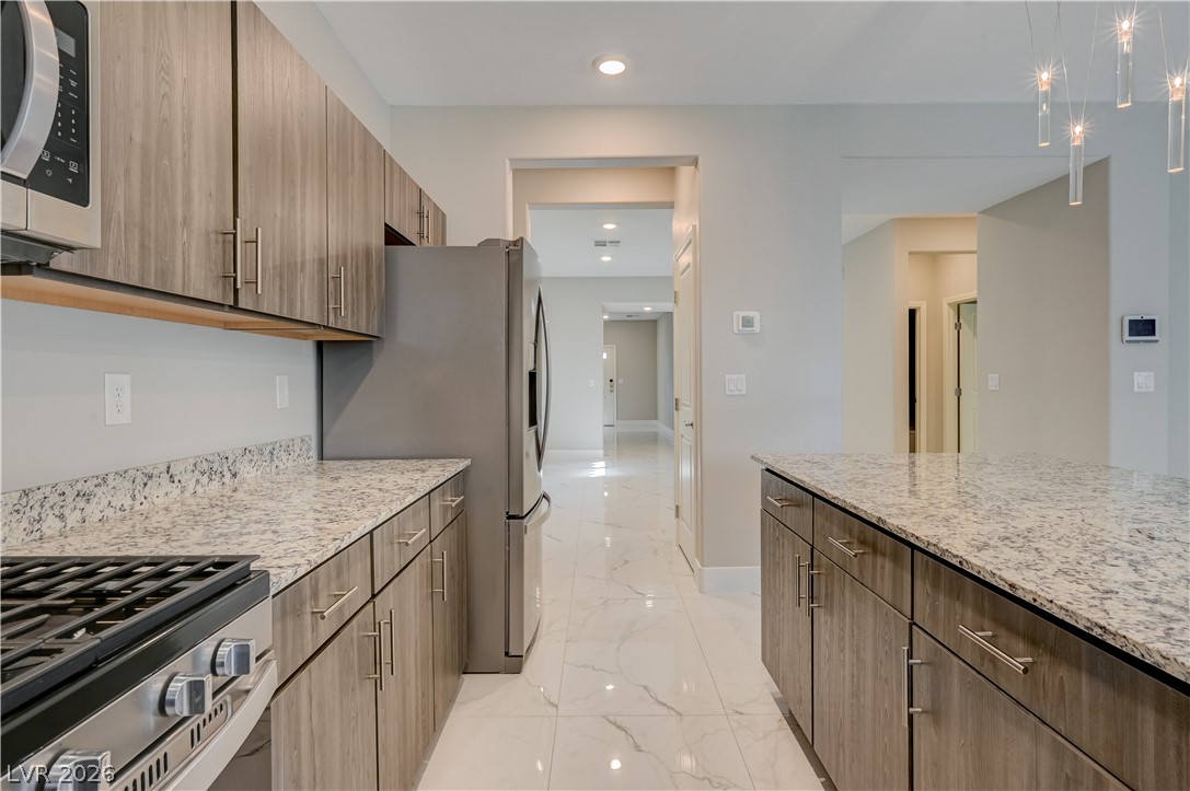 7563 Dragonfruit Avenue Property Photo 9