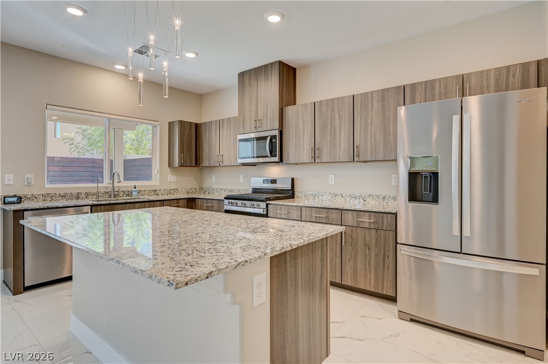 7563 Dragonfruit Avenue Property Photo 11