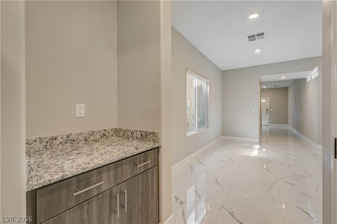 7563 Dragonfruit Avenue Property Photo 12