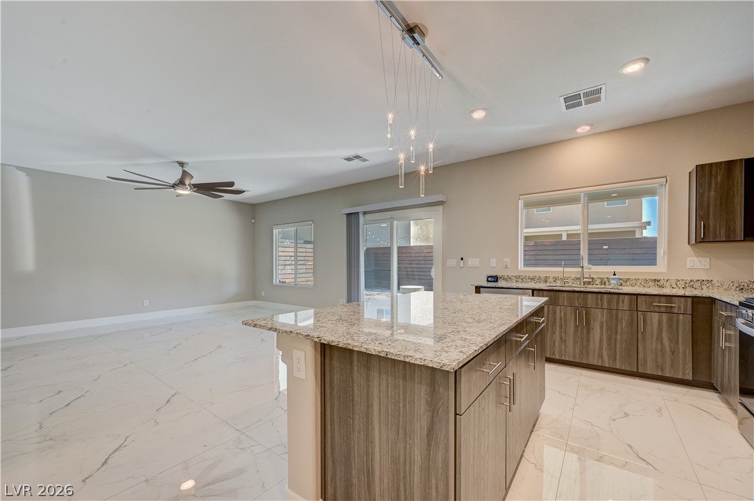 7563 Dragonfruit Avenue Property Photo 13
