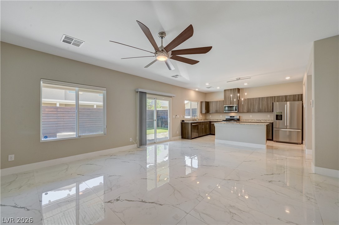 7563 Dragonfruit Avenue Property Photo 14