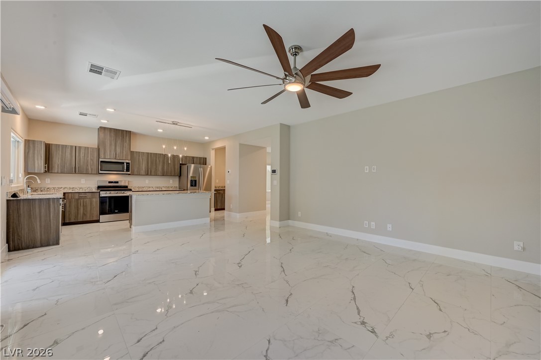 7563 Dragonfruit Avenue Property Photo 15