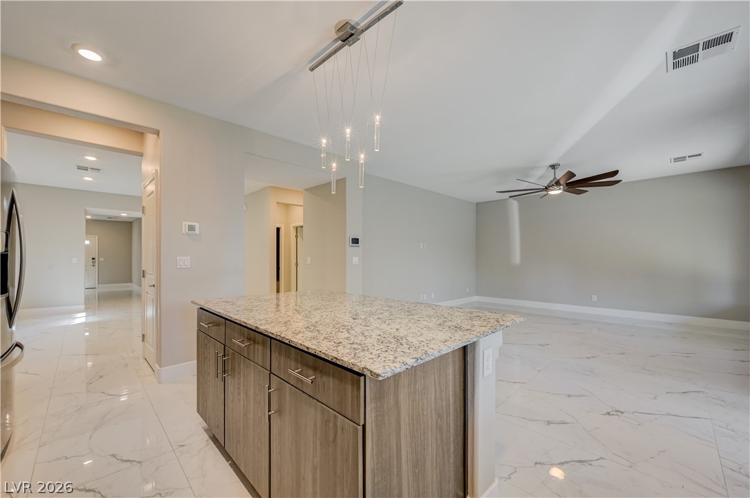 7563 Dragonfruit Avenue Property Photo 16