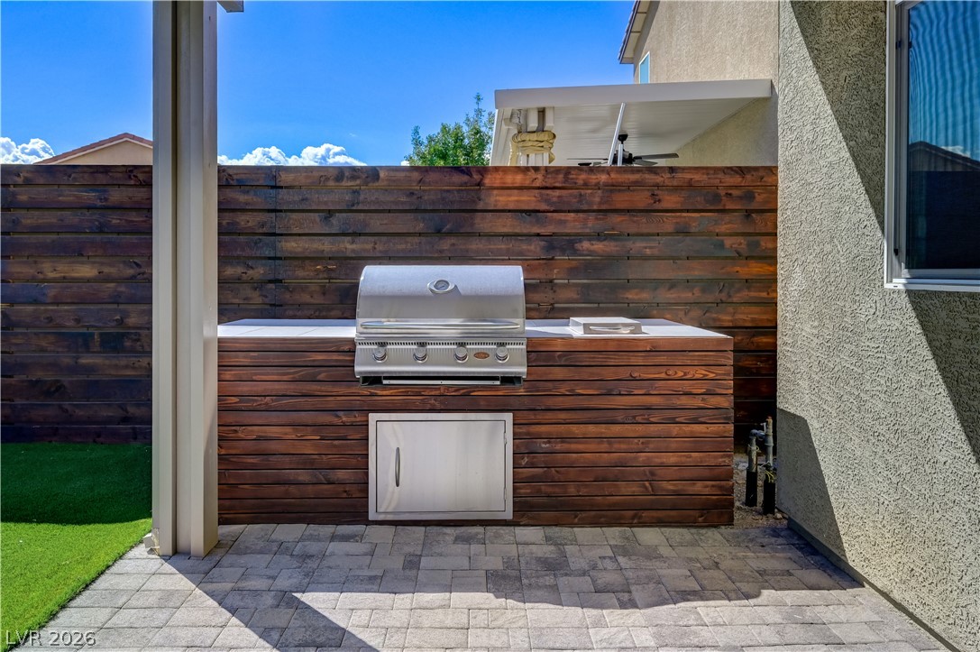 7563 Dragonfruit Avenue Property Photo 47