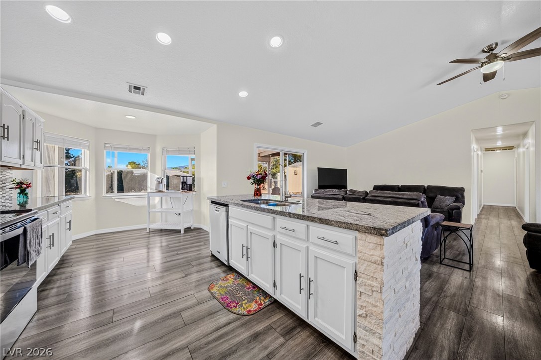 720 Indian Wells Court Property Photo 8