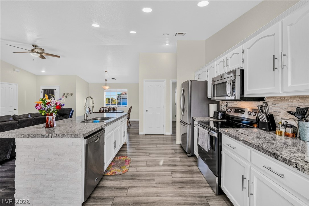 720 Indian Wells Court Property Photo 13