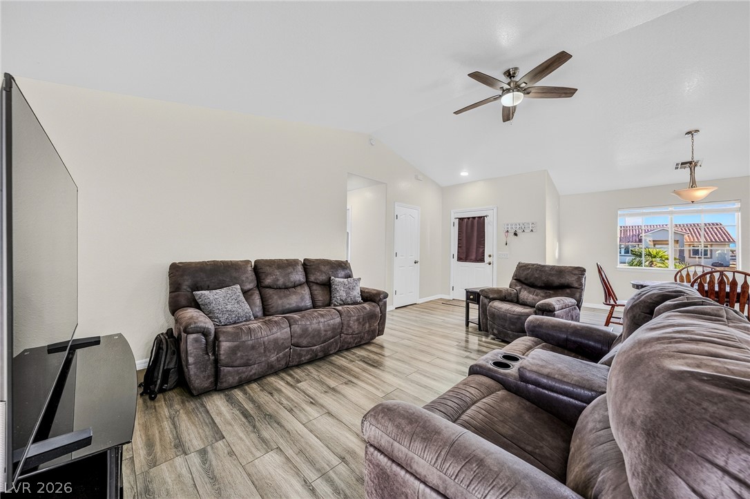 720 Indian Wells Court Property Photo 14