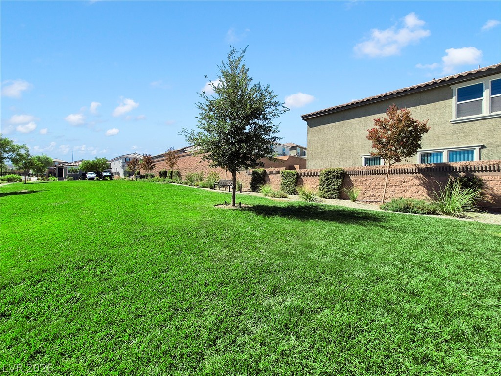 10836 Trail Mark Avenue Property Photo 37