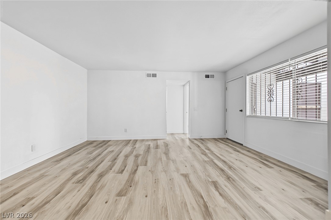 1405 Vegas Valley Drive 187 Property Photo 6