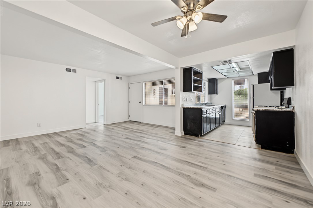 1405 Vegas Valley Drive 187 Property Photo 11