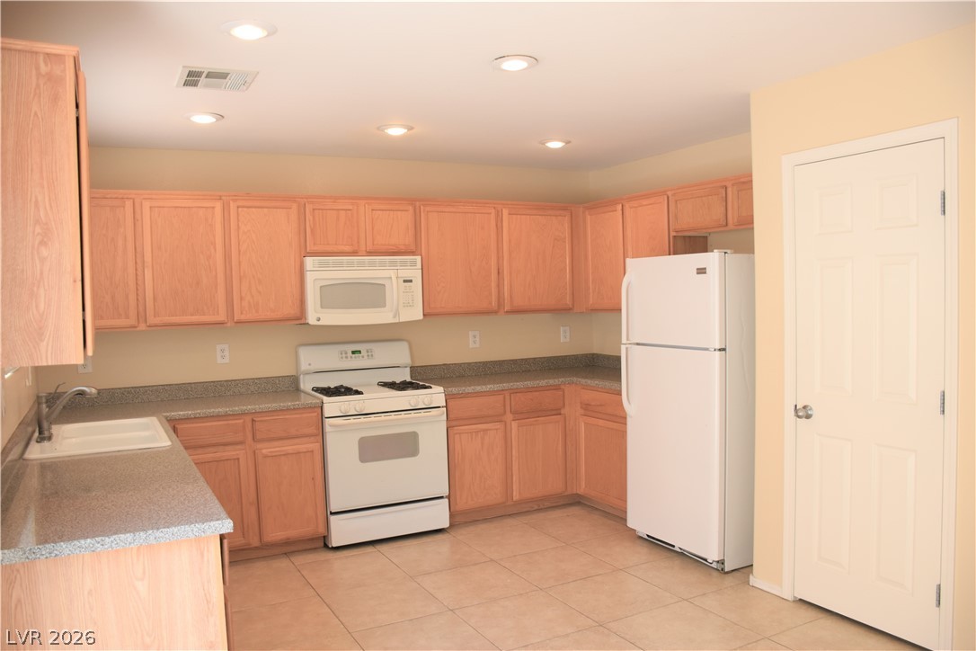8217 Amphora Street Property Photo 12