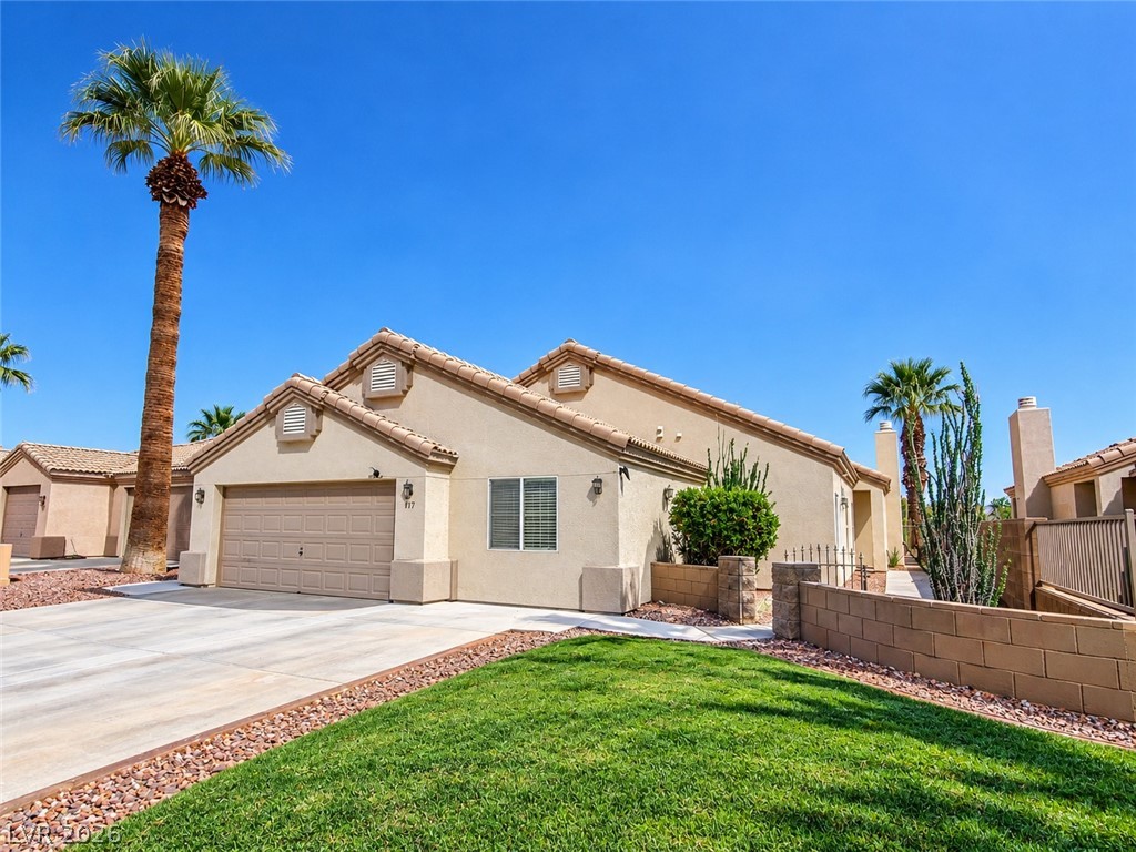 1117 Golf Club Drive Property Photo 1