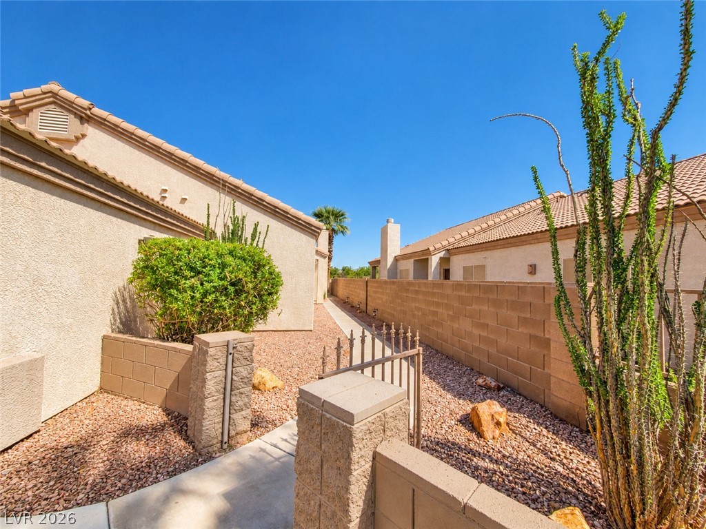 1117 Golf Club Drive Property Photo 2