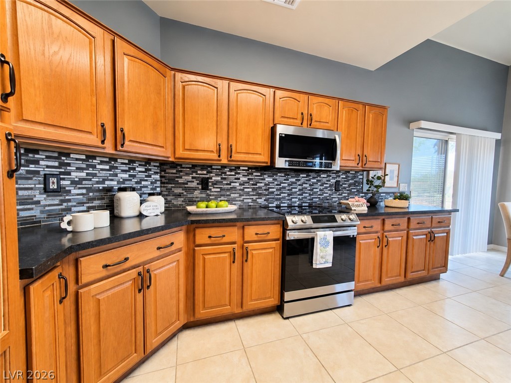 1117 Golf Club Drive Property Photo 12