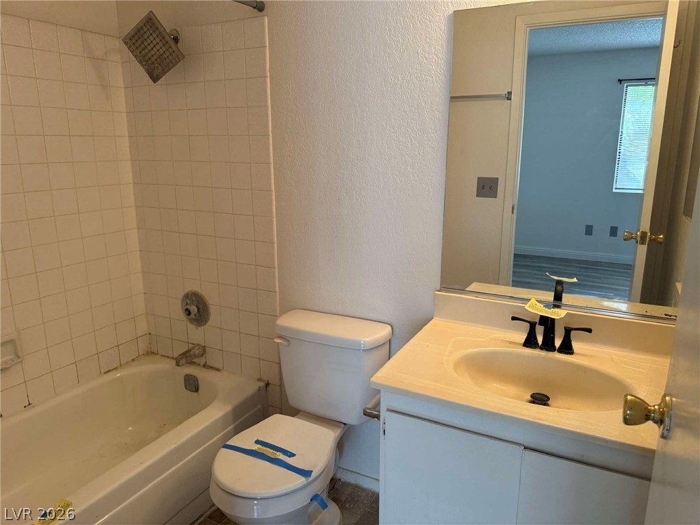 761 Rock Springs Drive 202 Property Photo 7