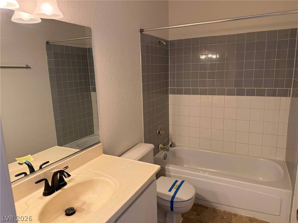 761 Rock Springs Drive 202 Property Photo 9