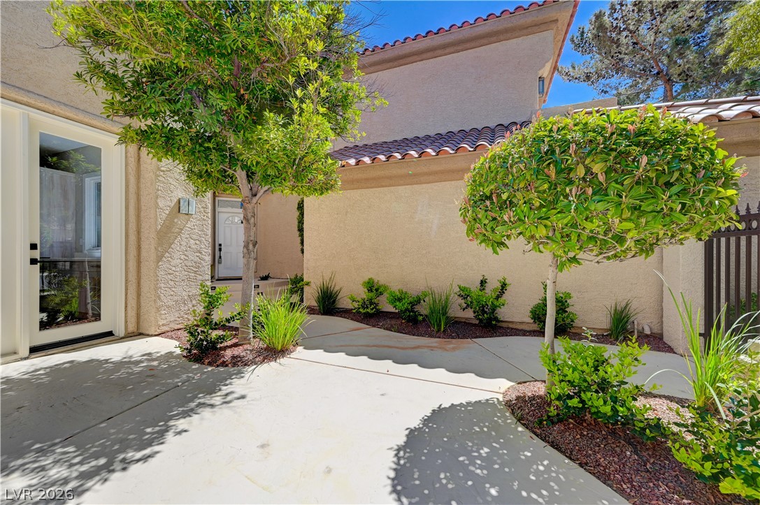8080 Castle Pines Avenue Property Photo 3