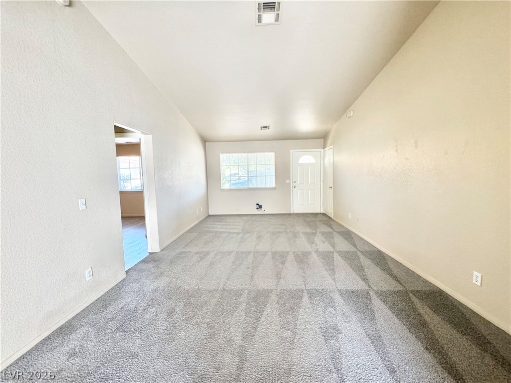 1060 Marne Court B Property Photo 3