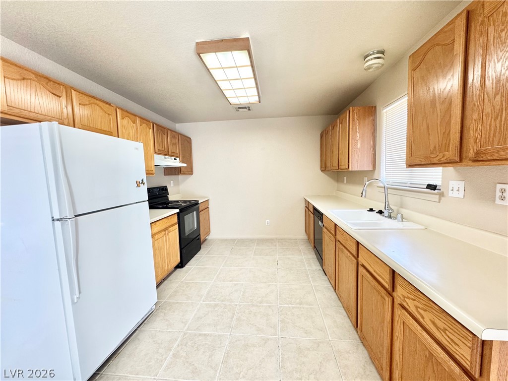 1060 Marne Court B Property Photo 4