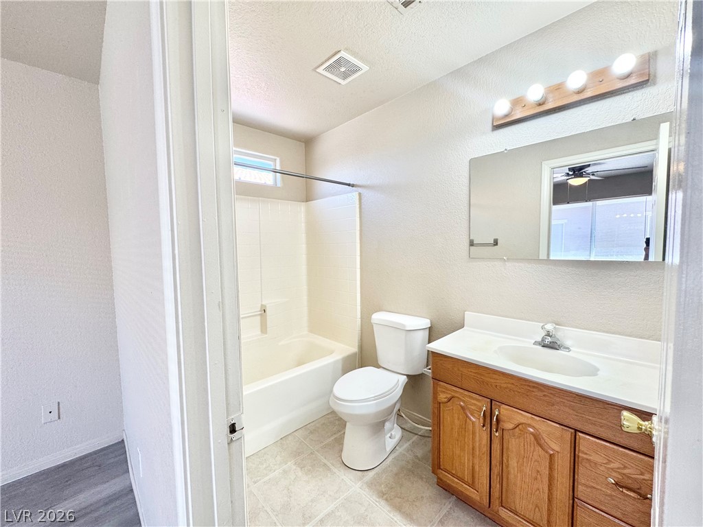1060 Marne Court B Property Photo 7