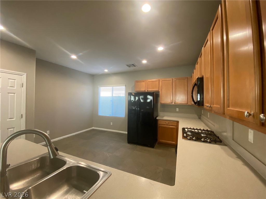 4439 Weitzman Place Property Photo 2