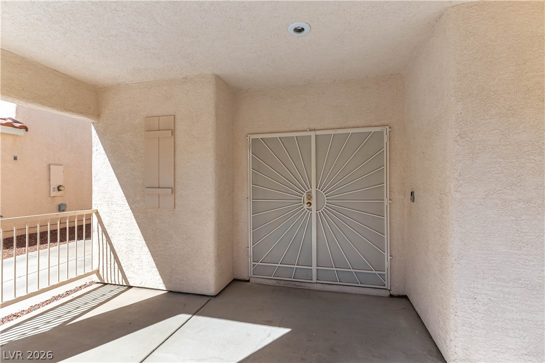9010 Mossy Hollow Avenue Property Photo 3