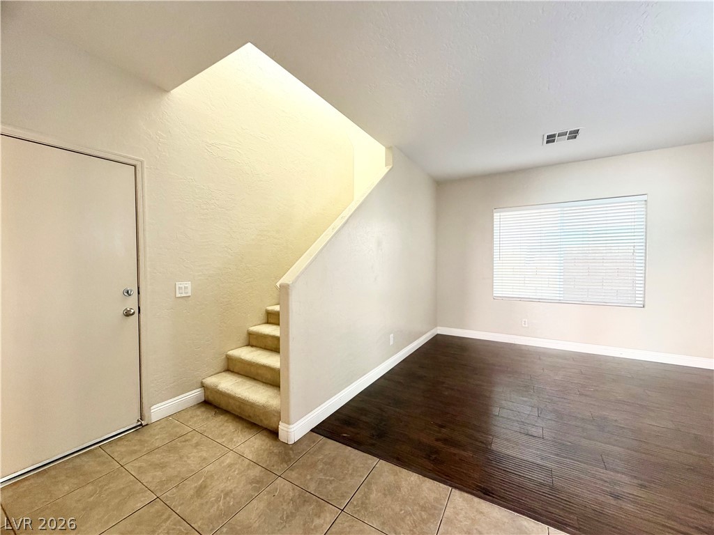 7109 Mercurio Avenue Property Photo 2
